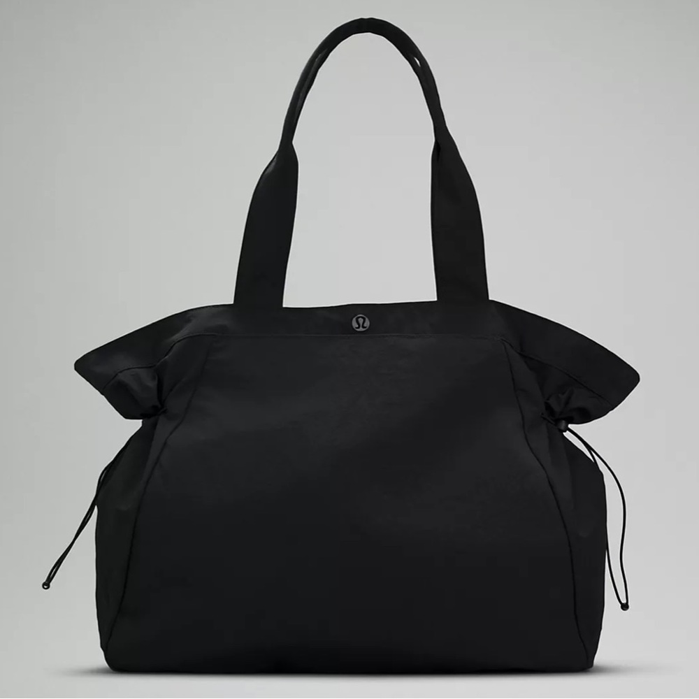 Lululemon Side-Cinch Shopper Bag 
Black